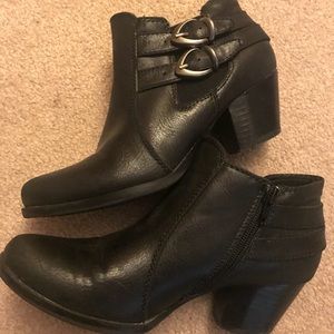 Bare Traps size 7 booties great condition!